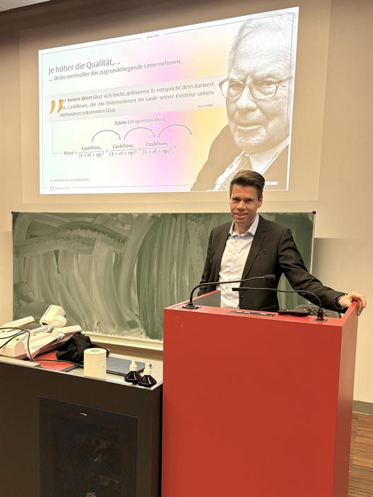 Dr. Kai Lehmann erläuterte die Anlagenauswahl bei Flossbach von Storch